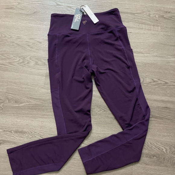 NWT - New Cali Active joggers - beautiful purple color size M - Picture 1 of 3